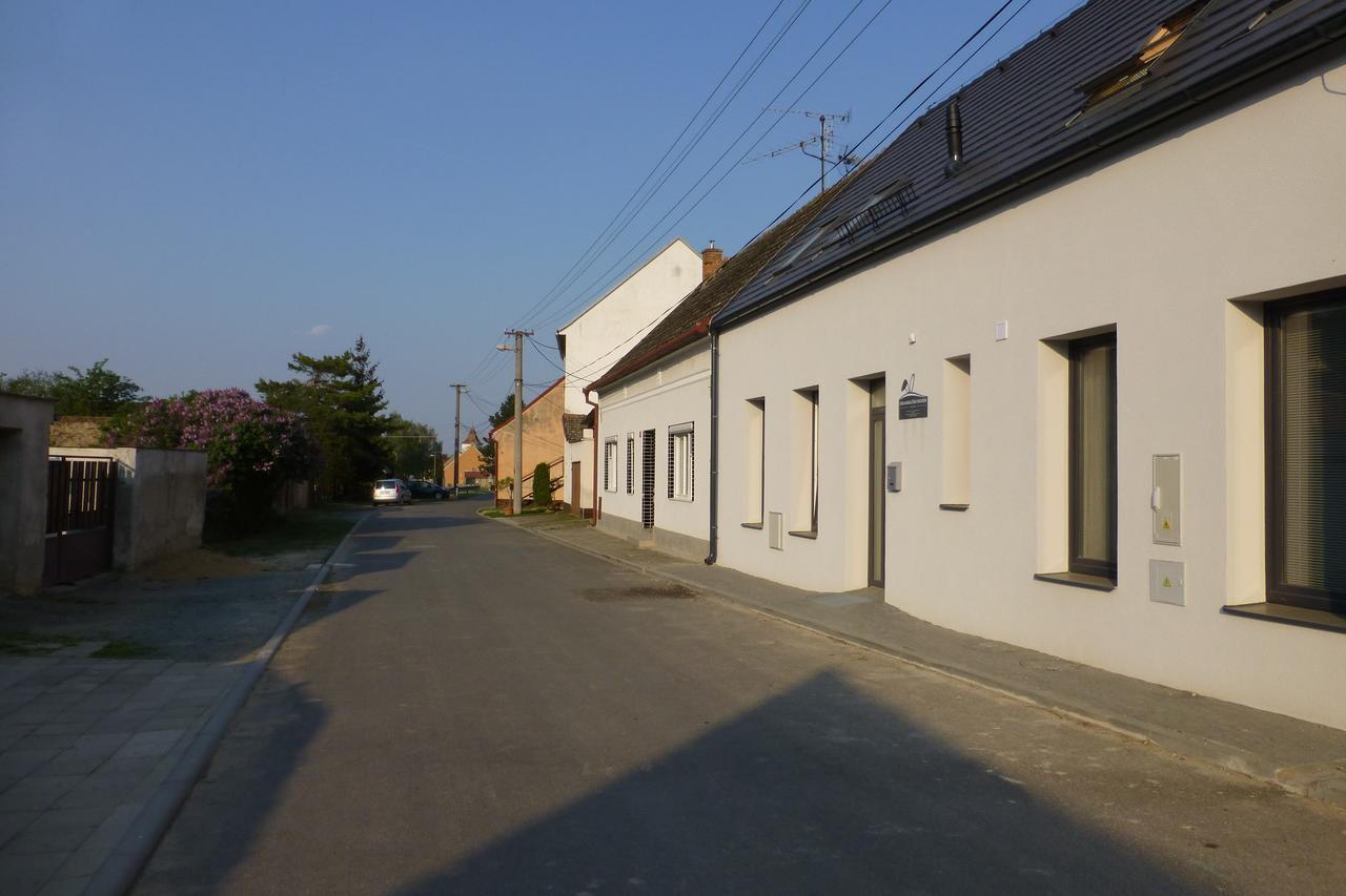Pod Kralicim Vrchem Apartment Milovice  Екстериор снимка